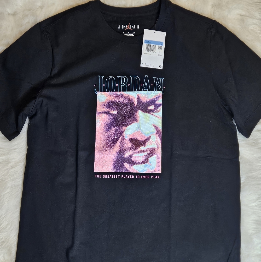 JORDAN ESSENTIAL CREWNECK GRAPHIC TEE